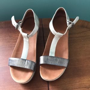 Gentle Souls “Janelle” metallic sandals. Size 9.5